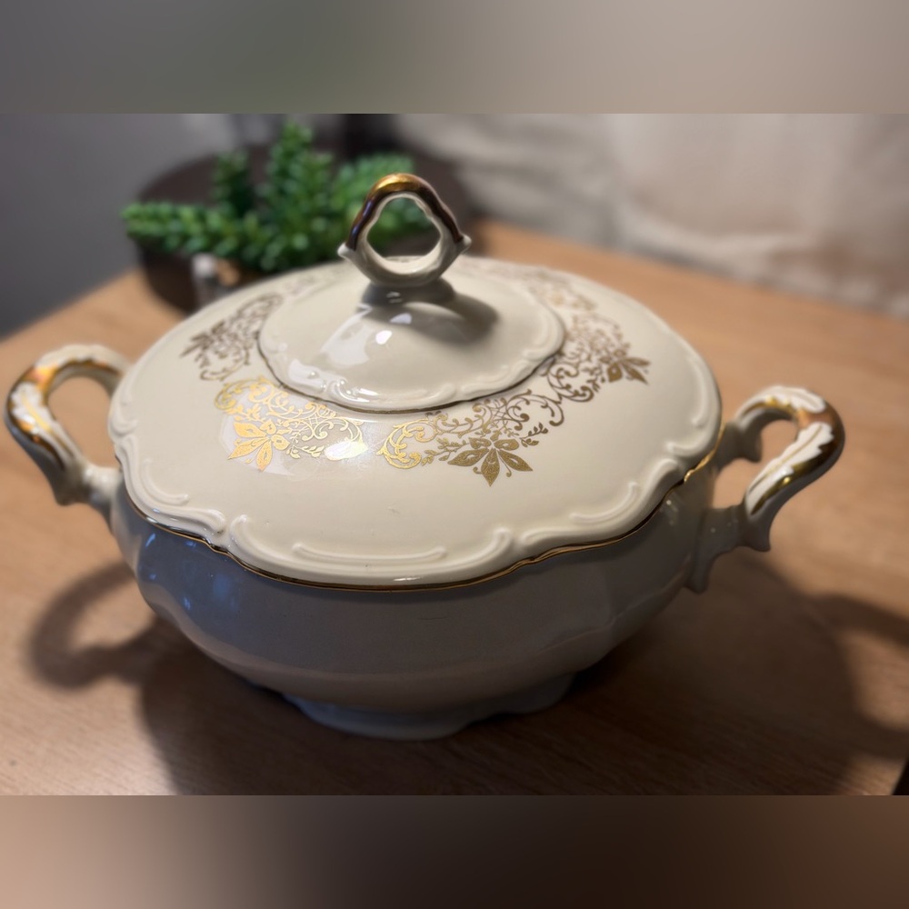 Elegant Bareuther Cream and Gold Lidded Tureen
